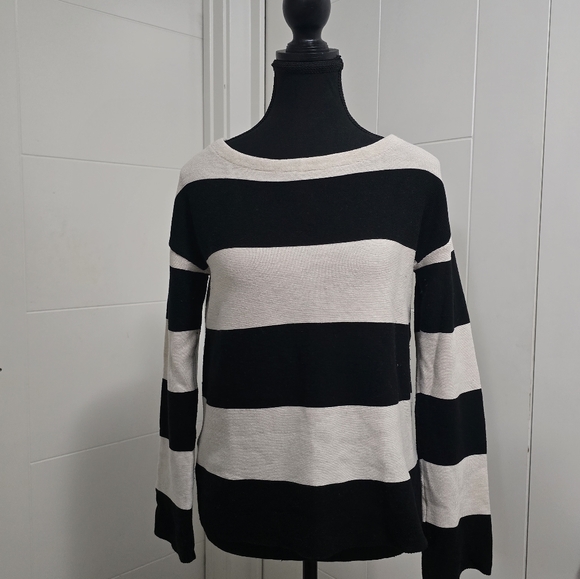 Sweater - Picture 2 of 3